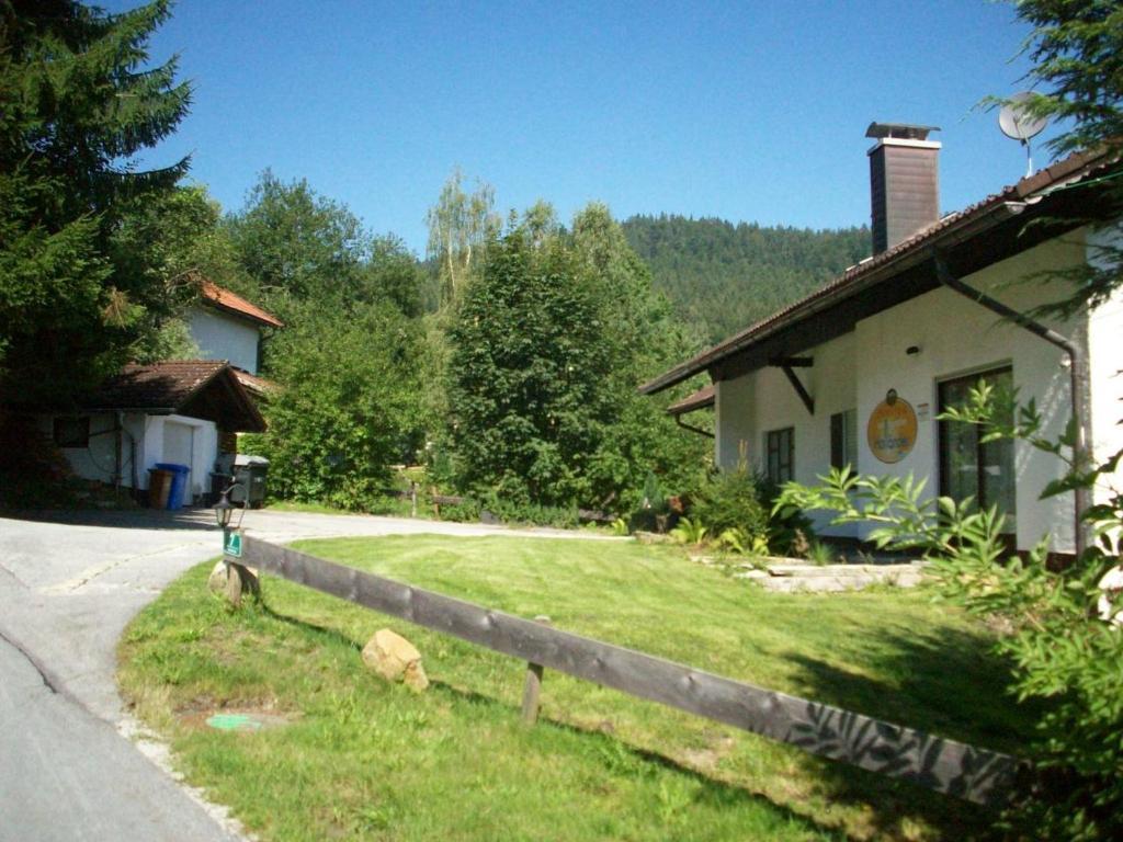 Zum Fliegenden Hollander Guest House Zwiesel Exterior photo